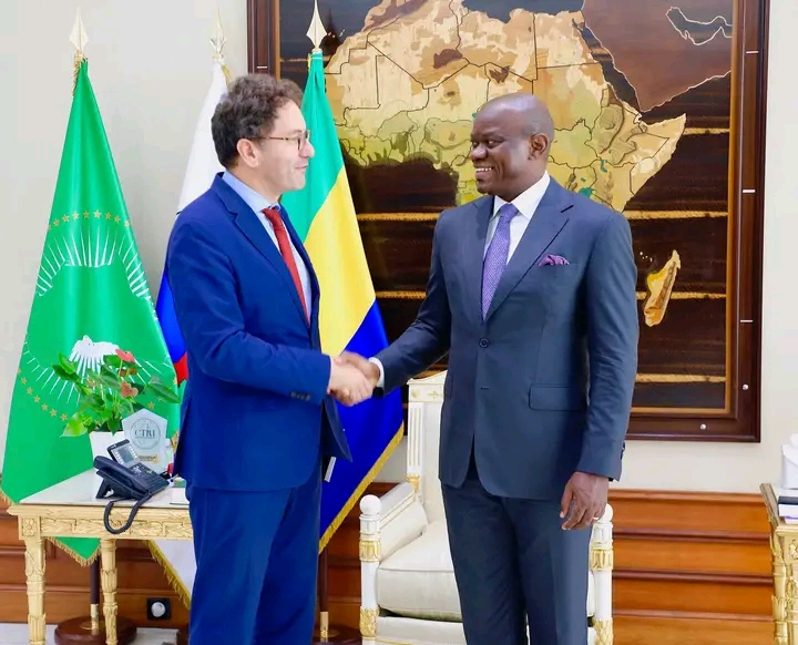 Libreville – Le Président Oligui Nguema reçoit des diplomates et un ministre congolais 1759492089215