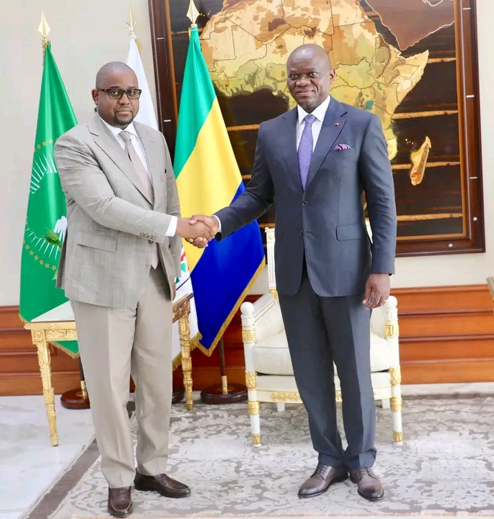 Libreville – Le Président Oligui Nguema reçoit des diplomates et un ministre congolais 1759492149527