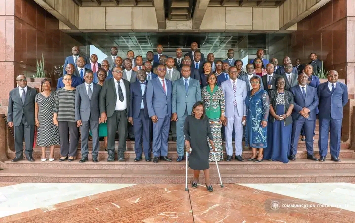 Le Chef de l’État reçoit les Conseillers membres du Conseil Économique, Social et Environnemental de la Transition 1761598589723