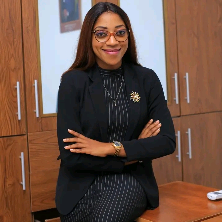 Clin d'oeil : Joyce Laffitte une figure emblématique de la scène politique. 1761742534921