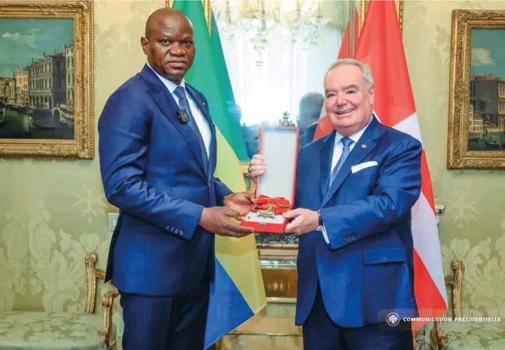 Le Président de la République reçoit le Grand Collier de l’Ordre Souverain de Malte 1761939107399