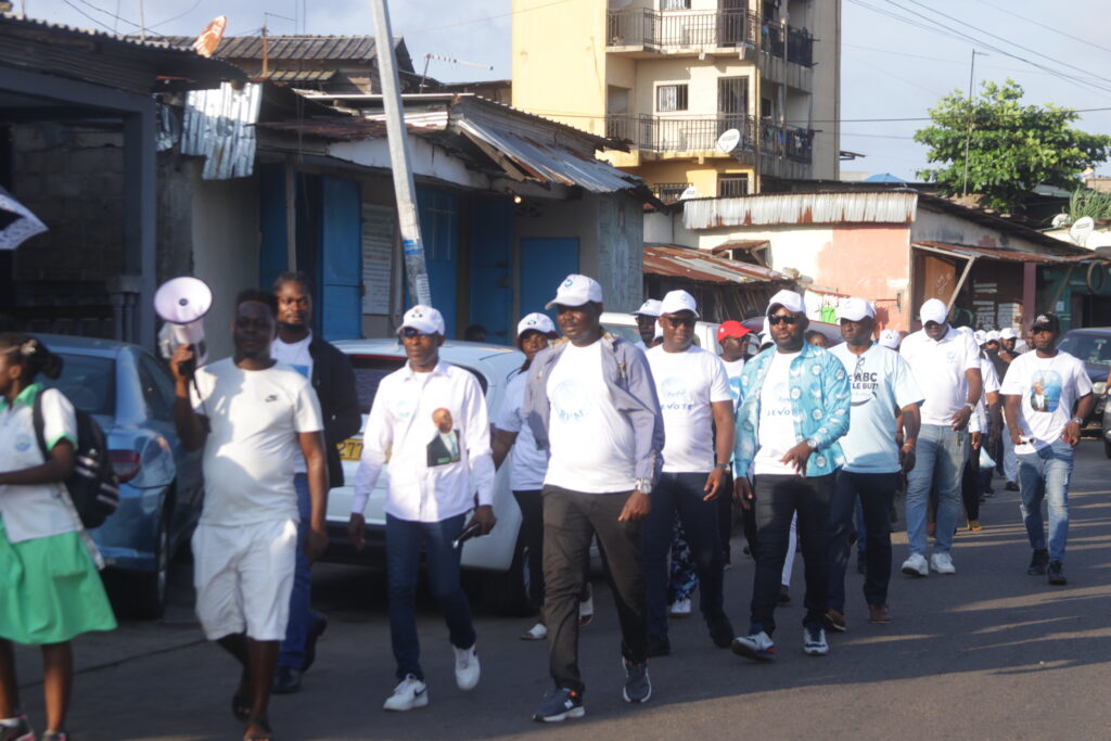 Max EYI, celui que l’on surnomme « le candidat des pauvres » img 7547