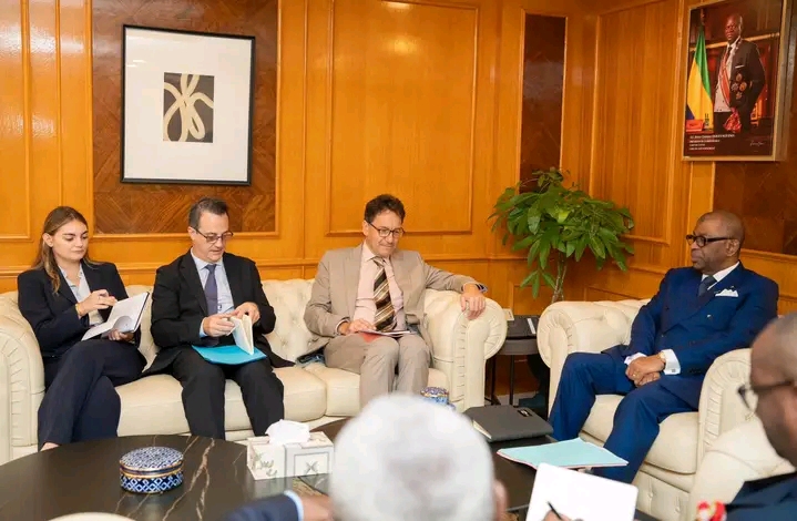 Gabon : Barro Chambrier échange avec l’Ambassadeur de France avant les discussions économiques avec le MEDEF 1762970382045