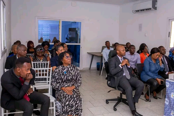 Visite du Directeur Général du Pôle National de l’Emploi dans la province de l'estuaire. 1763754777371