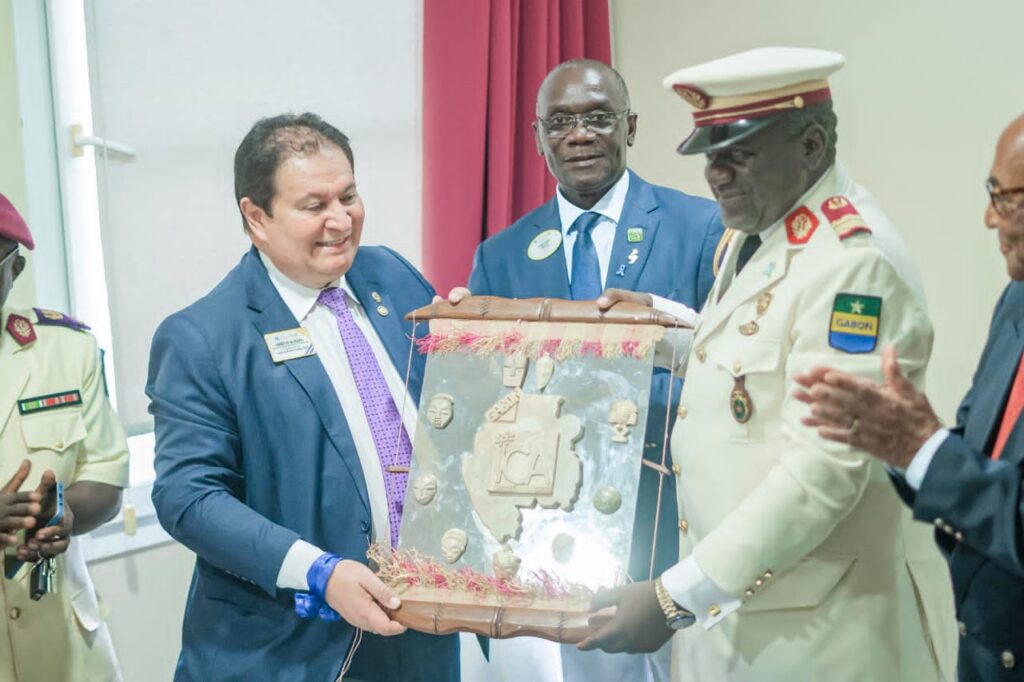 Le Lions Club offre un don à l’Institut de Cancérologie d’Akanda (ICA) img 20251121 wa0038