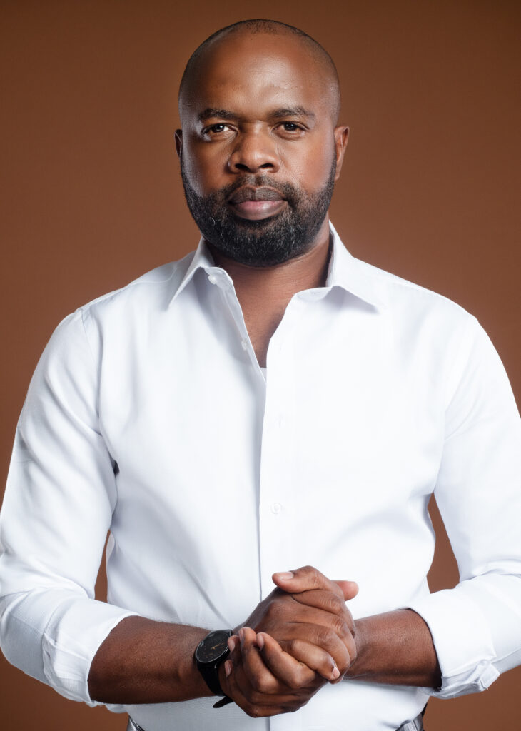 Clin d’œil de la semaine : Thomas Régis Ondo Essima (TROE) p2044243 récupéré 1