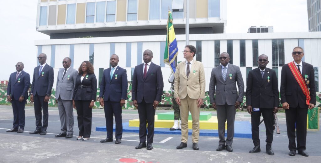 Eaux et forêts : Présentation du drapeau au premier contingent paramilitaire 941905c2 ca5d 40e9 b716 9e9a3f3a90a9