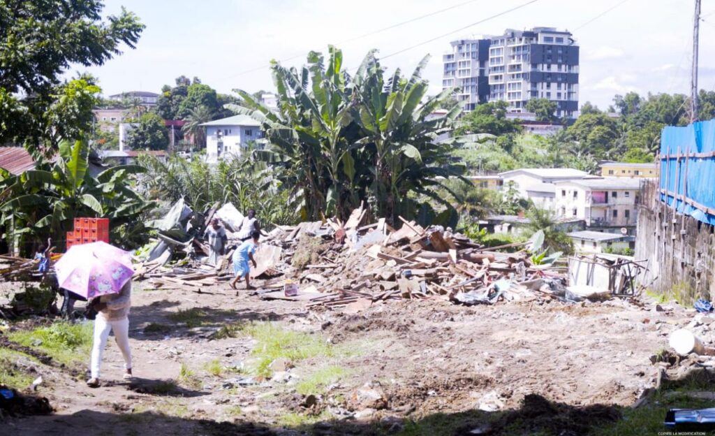 Démolition des logements des enseignants aux trois quartiers img 20260316 wa0101