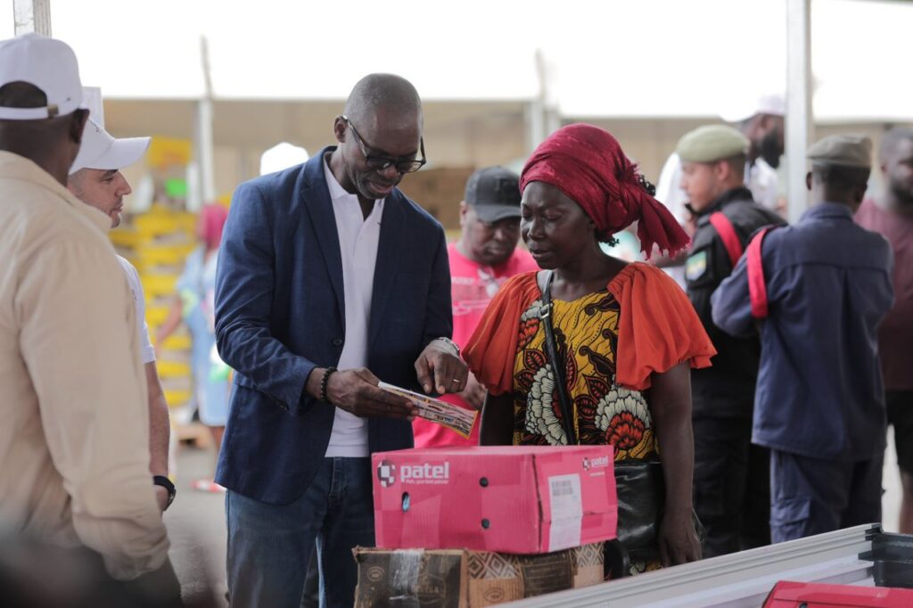 Gabon : forte affluence au lancement de la centrale d’achat du Méga Marché à Angondjé whatsapp image 2026 04 25 at 19.04.47